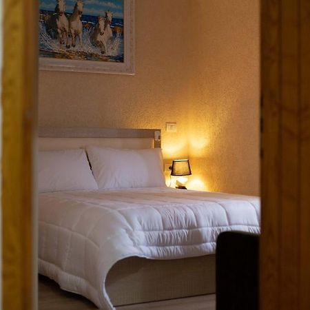 Vila Lika Hotel Korce Bagian luar foto