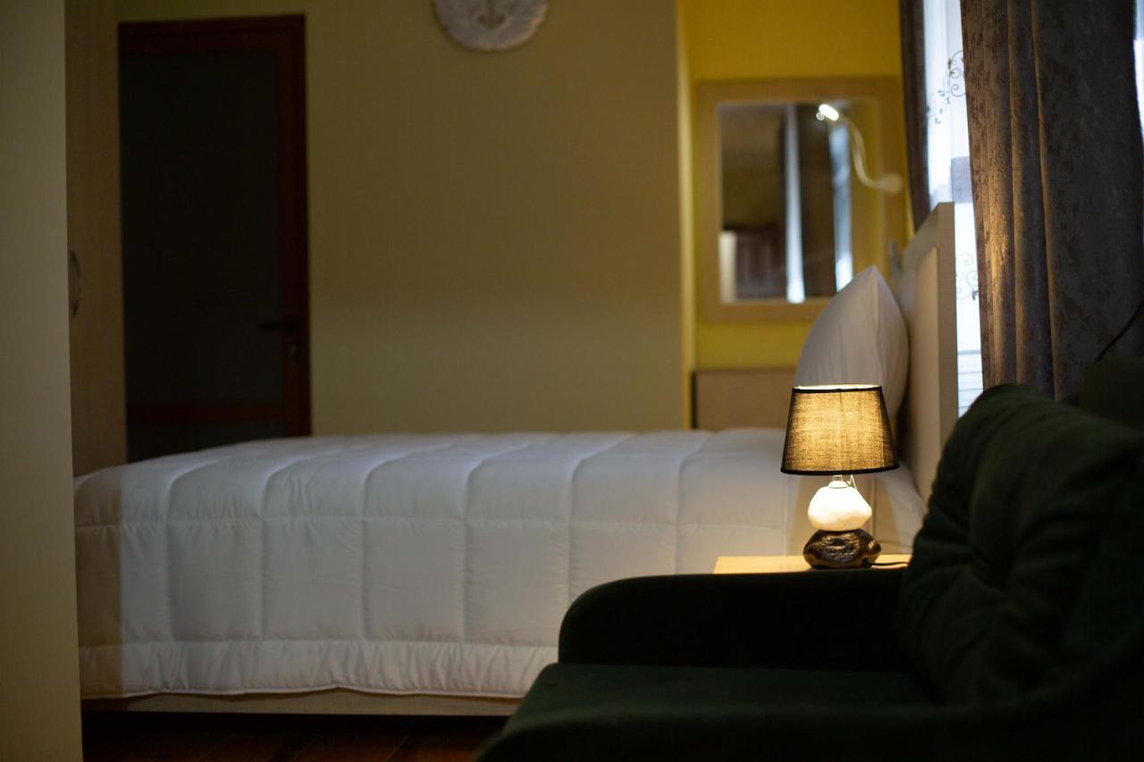 Vila Lika Hotel Korce Bagian luar foto