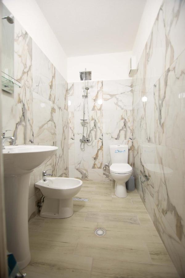Vila Lika Hotel Korce Bagian luar foto