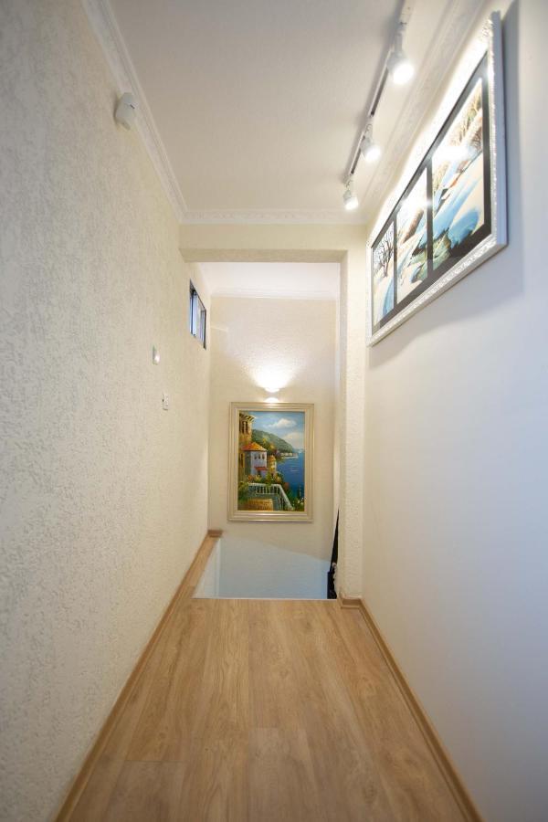 Vila Lika Hotel Korce Bagian luar foto
