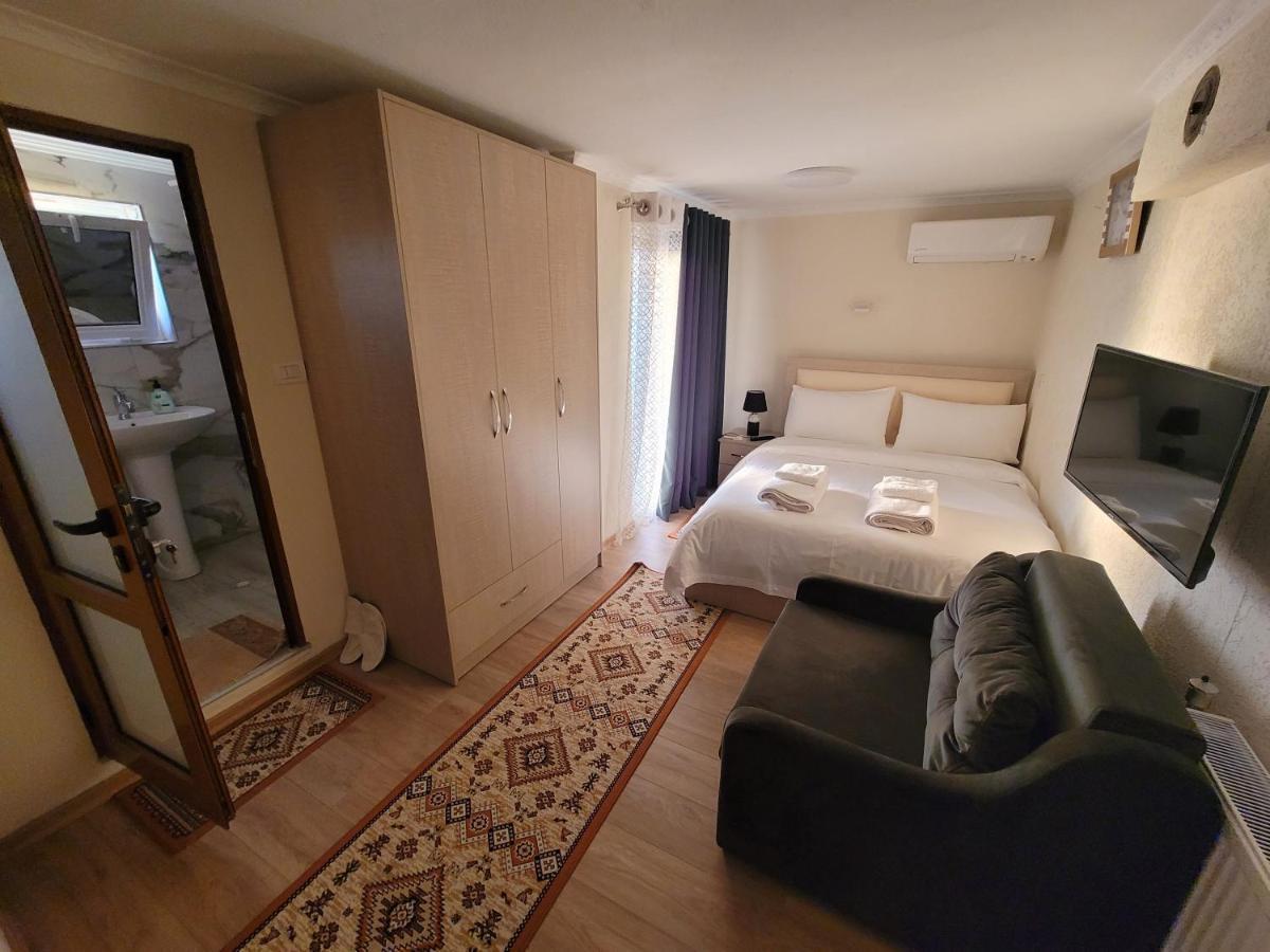 Vila Lika Hotel Korce Bagian luar foto